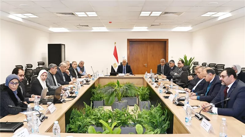 وزير الري يترأس إجتماع 