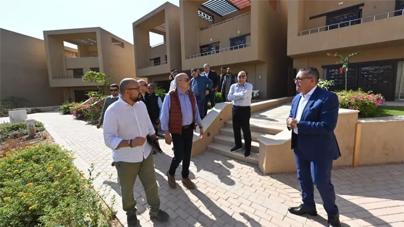 وزير الإسكان يستهل جولته بمدينة أسوان الجديدة بتفقد مشروعات الشريط النهرى السياحى