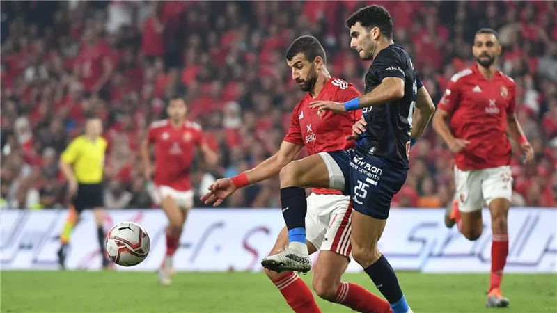 بطلب فيتوريا.. تأجيل قمة الأهلي والزمالك و4 مباريات في الدوري المصري