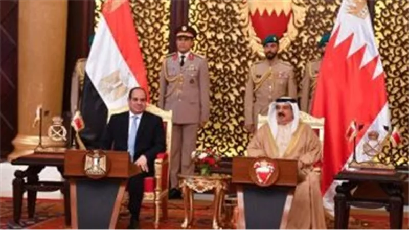 الرئيس السيسى وعاهل البحرين يستعرضان جهود التوصل لوقف إطلاق النار فى غزة
