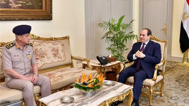 السيسي يجتمع مع وزير الدفاع والإنتاج الحربي