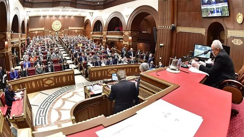 رئيس الشيوخ يحيل طلب مناقشة بشأن المنطقة الاقتصادية لقناة السويس للجنة مشتركة
