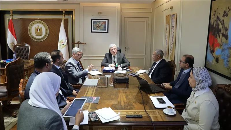 وزير التعليم العالي والبحث العلمي يلتقي بعدد من الباحثين المصريين لعرض مشروعاتهم البحثية