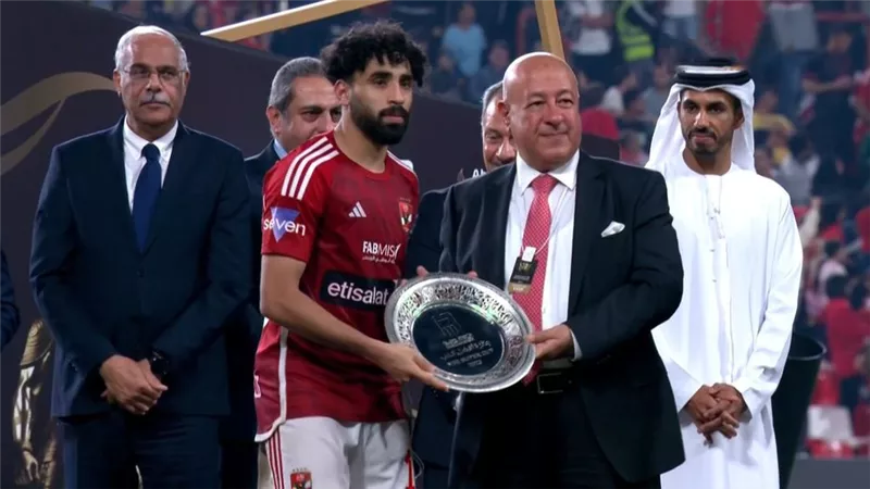 السوبر المصري.. مروان عطية يفوز بجائزة أفضل لاعب في البطولة