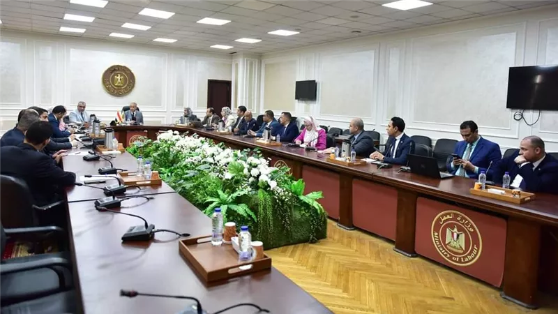 وزير العمل يلتقي المُلحقين العُماليين الجُدد