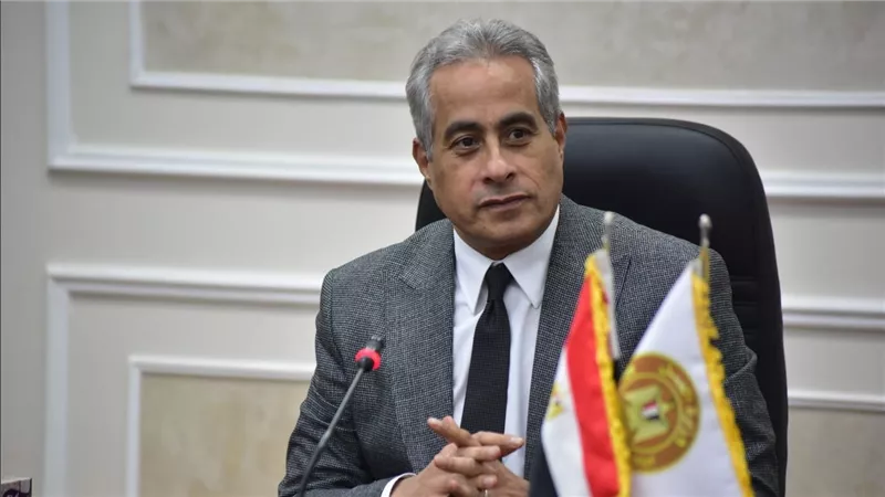 وزير العمل : الأحد المقبل إجازة مدفوعة الأجر للعاملين فى القطاع الخاص بمناسبة عيد الميلاد المجيد