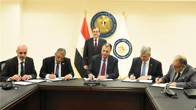 توقيع مذكرة تفاهم بين 4 شركات لإمداد مشروع أسمدة بالهيدروجين والكهرباء