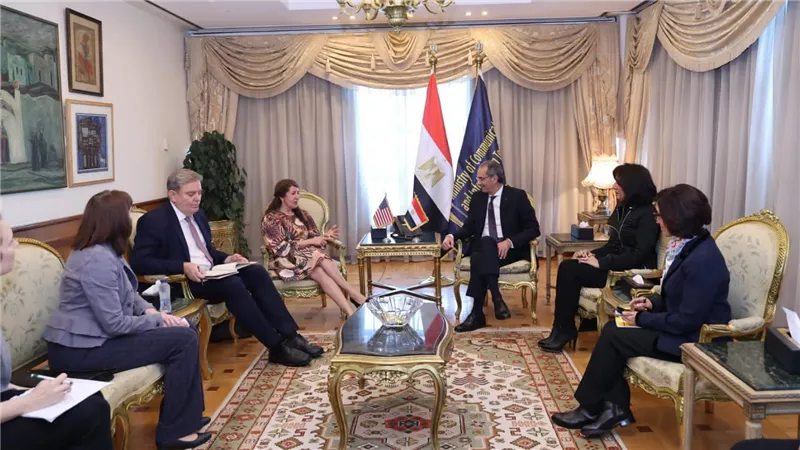وزير الاتصالات يلتقى سفيرة الولايات المتحدة الأمريكية بالقاهرة لبحث تعزيز التعاون بين مصر والولايات المتحدة الامريكية