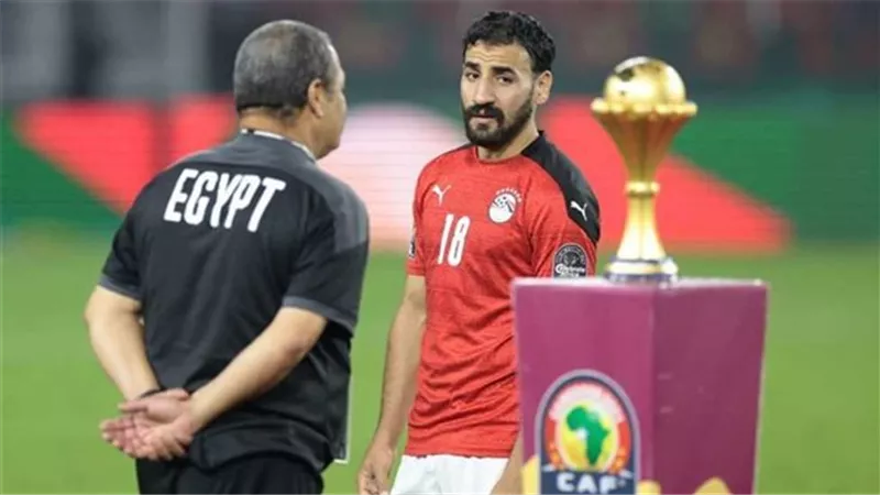 بعد إصابة كوكا.. فيتوريا يستدعي مهند لاشين إلى منتخب مصر