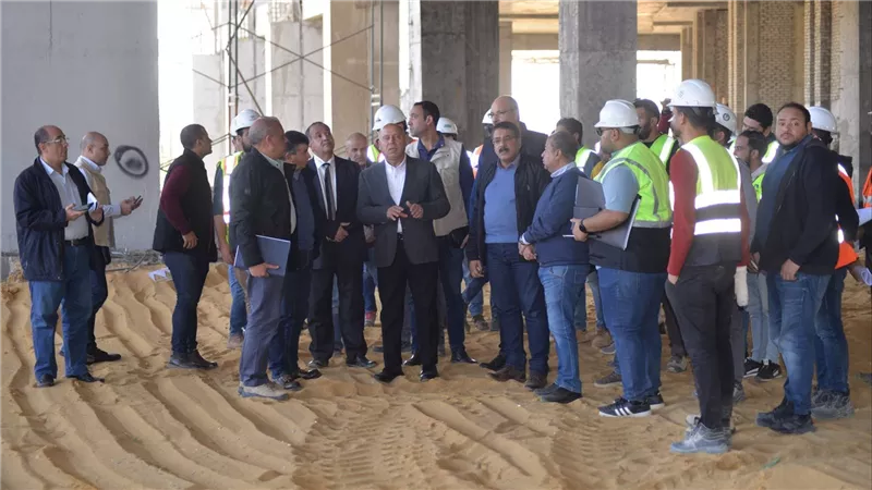 وزير النقل يتابع التقدم في معدلات تنفيذ  مشروع الخط الاول من شبكة القطار الكهربائي السريع 