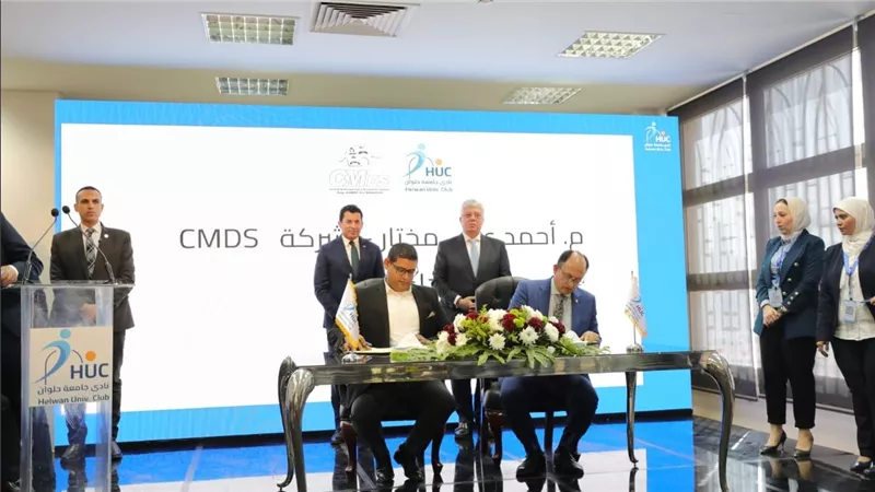 وزيرا التعليم العالي والشباب والرياضة ورئيس جامعة حلوان يفتتحون نادي جامعة حلوان ويتفقدون بعض منشآته الرياضية 