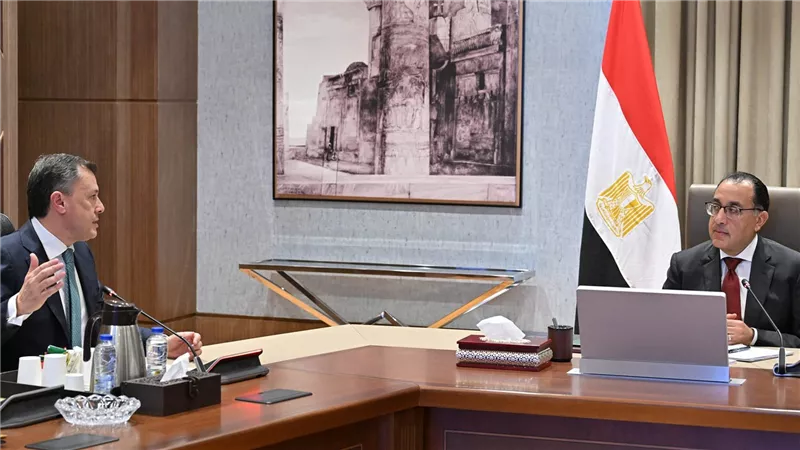 مدبولي: إعداد مشروع قانون التعامل مع السائح الأجنبي وإعداد الإطار العام لمشروع قانون تنظيم الشركات السياحية الجديد
