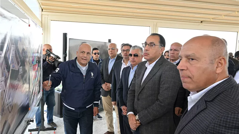 رئيس الوزراء يبدأ جولة تفقدية موسعة بعدد من المشروعات بالمنطقة الاقتصادية لقناة السويس