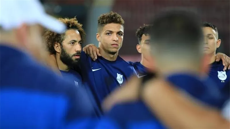 بمباراة إنبي وسيراميكا.. أحمد أمين أوفا يعلن تعرضه لإصابة قوية في الركبة