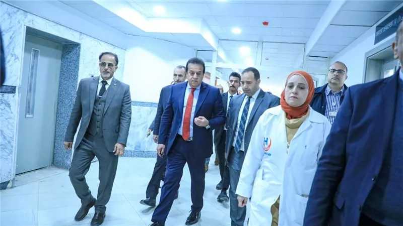 وزير الصحة يتفقد أعمال التطوير الجارية بمستشفى الشيخ زايد المركزي