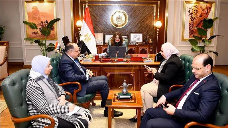 وزيرة الهجرة تعقد اجتماعا مع المجموعة المؤسسة للشركة الاستثمارية للمصريين بالخارج لبحث آخر المستجدات لإطلاقها