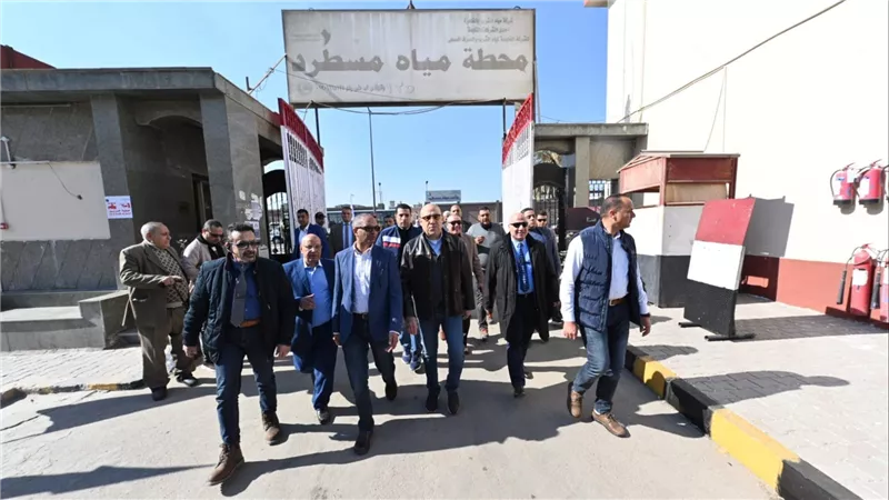 وزير الإسكان يتفقد محطة تنقية مياه الشرب بمسطرد بطاقة تصميمية 950 ألف م3 يومياً