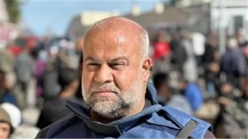 السلطات المصرية تنجح فى إدخال الصحفى وائل الدحدوح من قطاع غزة إلى البلاد