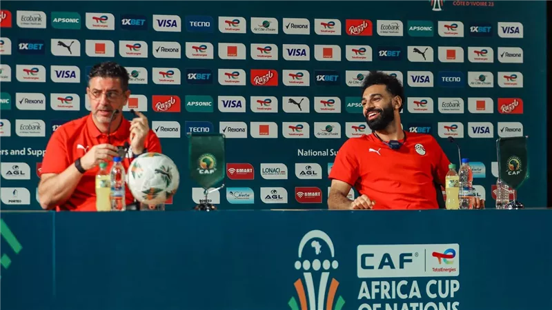 هل يرحل فيتوريا عن منتخب مصر حال توديع البطولة.. صلاح لا سيستمر