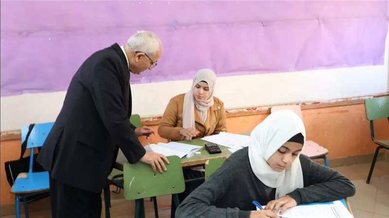 وزير التربية والتعليم ومحافظ الفيوم يتفقدان سير أعمال لجان امتحانات الشهادة الإعدادية بالمحافظة