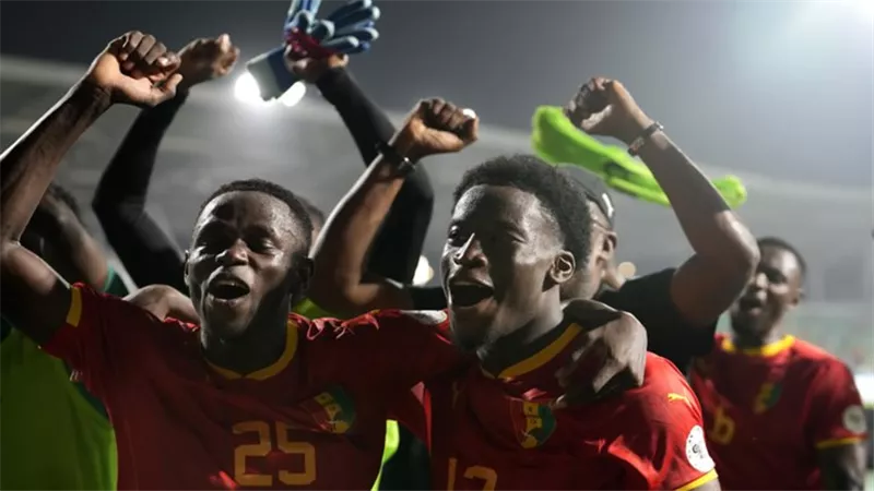 بعد مقتل 6 مشجعين.. منتخب غينيا يوجه رسالة لجماهيره: احتفلوا بحرص