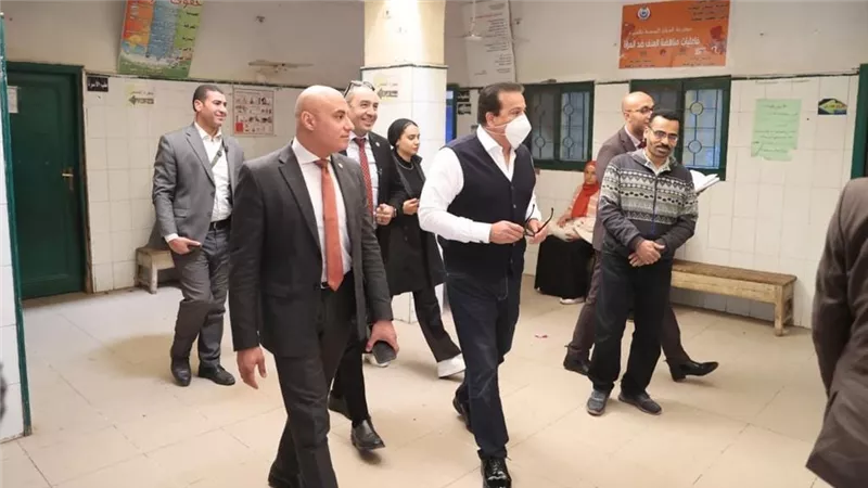 وزير الصحة يوجه بإقالة مدير الرعاية الأساسية بالجيزة وتحويل العاملين للتحقيق لعدم تواجدهم خلال مواعيد العمل 