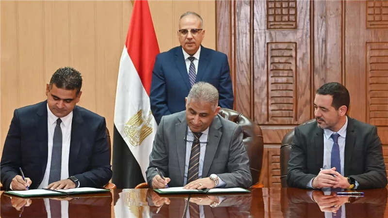 سويلم يشهد توقيع مذكرة تفاهم في مجال إدارة الموارد المائية بين الوزارة وشركة السويدي الوطنية وشركة روبيكون واتر استراليا 