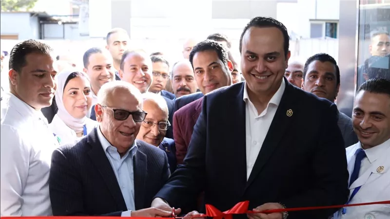 رئيس هيئة الرعاية الصحية ومحافظ بورسعيد يفتتحان مركز الشفاء للغسيل الكُلوى بمجمع الشفاء الطبي 