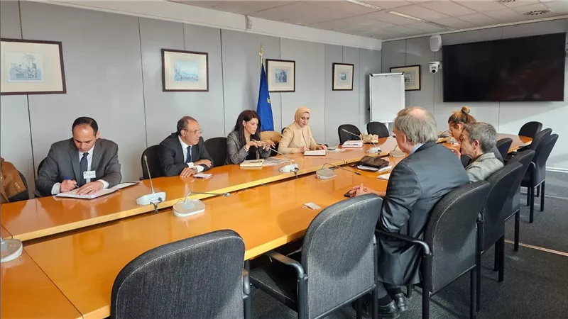 وزيرة التعاون الدولي تلتقى مع المدير التنفيذى للجوار ومفاوضات التوسّع بالمفوضية الأوروبية والمدير التنفيذى للشئون الاقتصادية والخارجية
