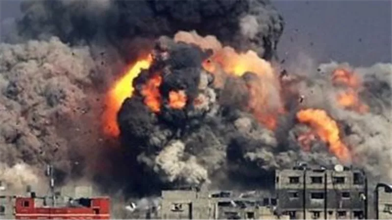 قصف إسرائيلى على مدينة رفح الفلسطينية جنوبى قطاع غزة