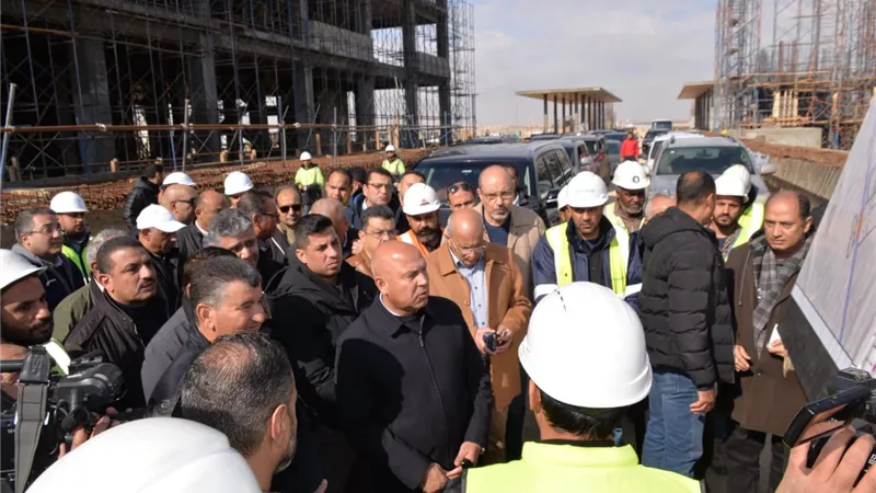 وزير النقل يتفقد مواقع العمل بمشروع الخط الثاني للقطار الكهربائى السريع (أكتوبر /الأقصر / أسوان/ ابوسمبل ) 