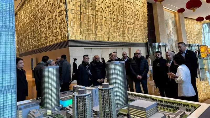 وزير الإسكان يواصل جولاته بـ