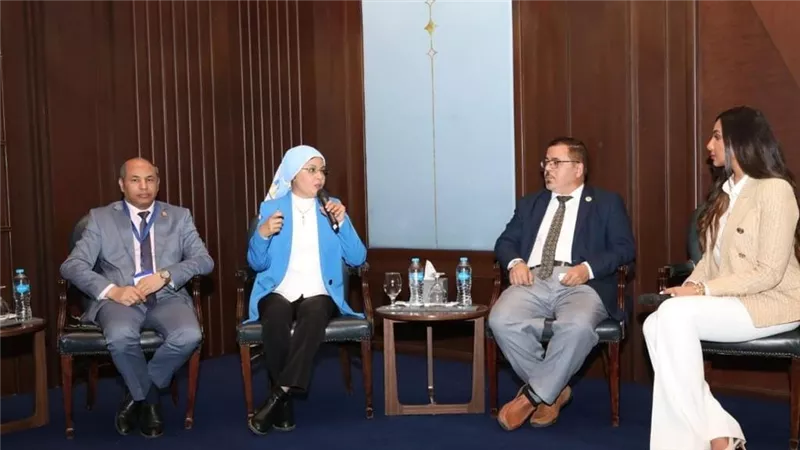 وزير التربية والتعليم يشهد الجلسات النقاشية حول استعراض النجاحات والفرص والتحديات فى النظام التعليمى 