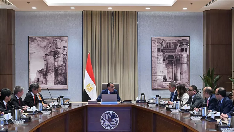 رئيس الوزراء يلتقي وفد الشركة ويؤكد دعمه الكامل للمشروع وتطلعه لزيارته في أقرب فرصة ممكنة
