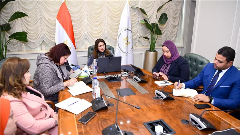 وزيرة الهجرة تعقد لقاء مع الجالية المصرية في أسبانيا والبرتغال 