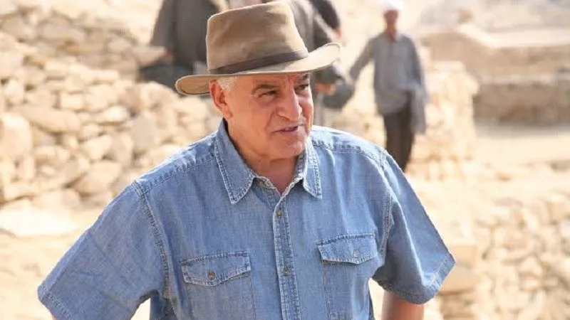 تبليط الهرم.. زاهي حواس يكشف مفاجآت بالجملة