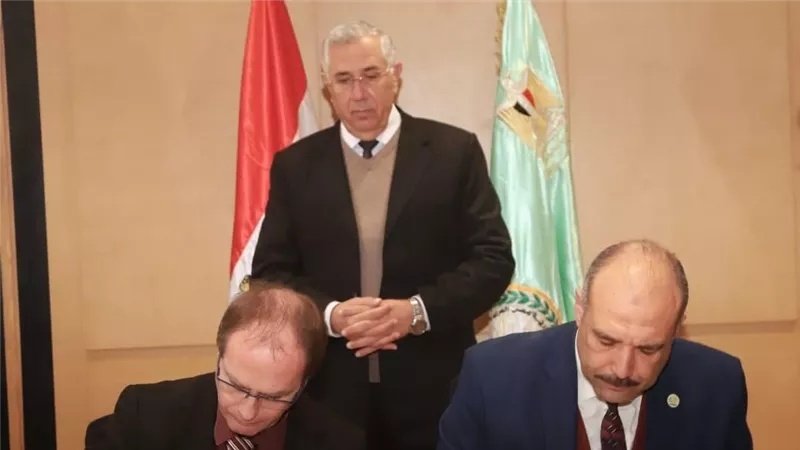 وزير الزراعة يشهد توقيع مذكرة تفاهم بين الوزارة والاتحاد الوطني الفرنسي لمنتجي تقاوي البطاطس 