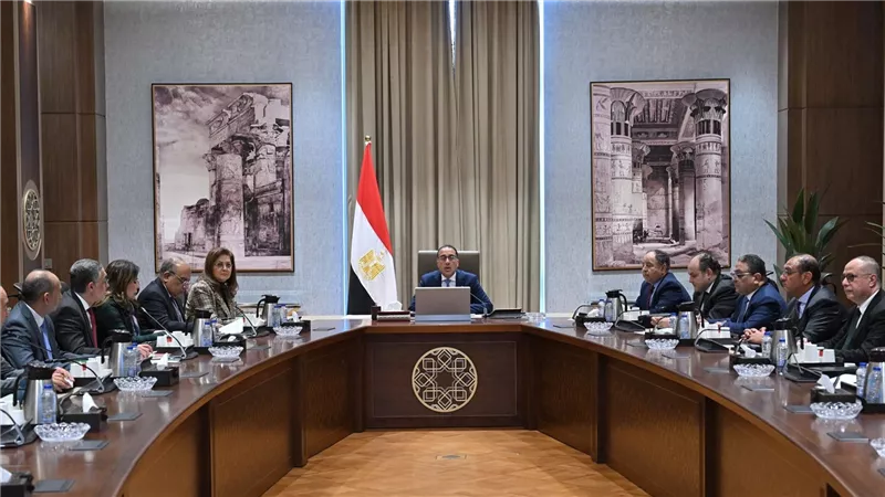 رئيس الوزراء يستعرض مُؤشرات الأداء بالمناطق الحرة الخاصة وسبل وضع معايير لإنشاء مناطق جديدة