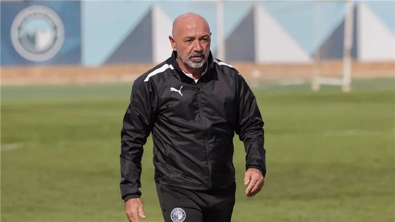 مروان وعادل في الهجوم.. باتشيكو يعلن تشكيل بيراميدز لمواجهة المصري بكأس الرابطة