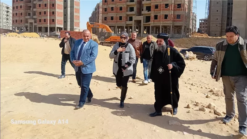 أسقف السويس يتجول في السويس الجديدة  تمهيداً لبناء كنيسة مار مرقس
