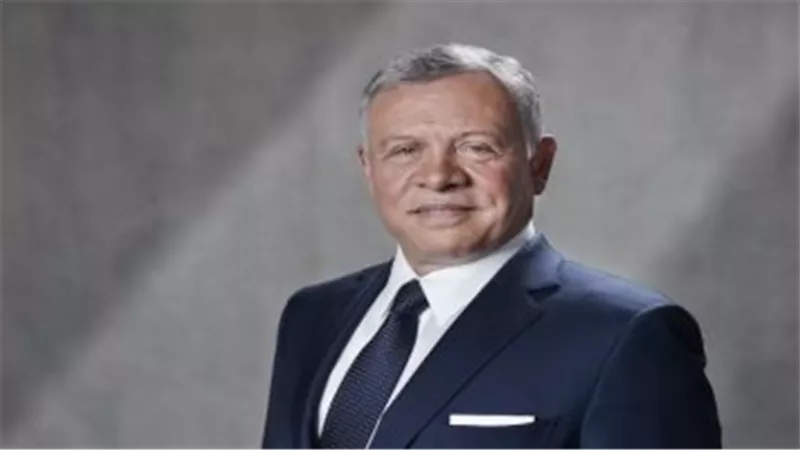 العاهل الأردنى وولى عهده يستقبلان رئيس الإمارات لدى وصوله عمان