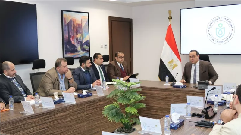 رئيس هيئة الرعاية الصحية يعقد اجتماعًا موسعًا لبحث تعزيز خدمات الرعاية الصحية المنزلية