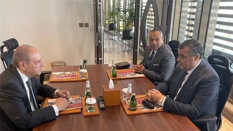 وزير الإنتاج الحربي يناقش سبل التعاون المشترك مع ممثلي عدد من الشركات المشاركة بمعرض الدفاع العالمي 2024 بالرياض
