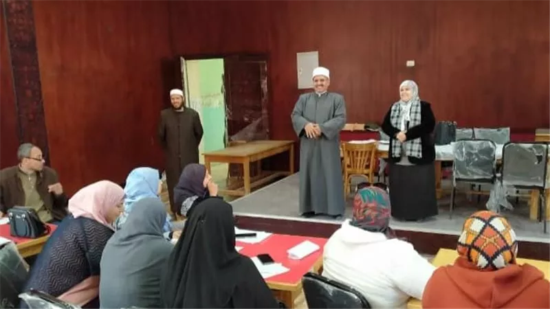 رئيس الأزهر بالسويس يتابع تدريبات الترقي لمعلمي المنطقة