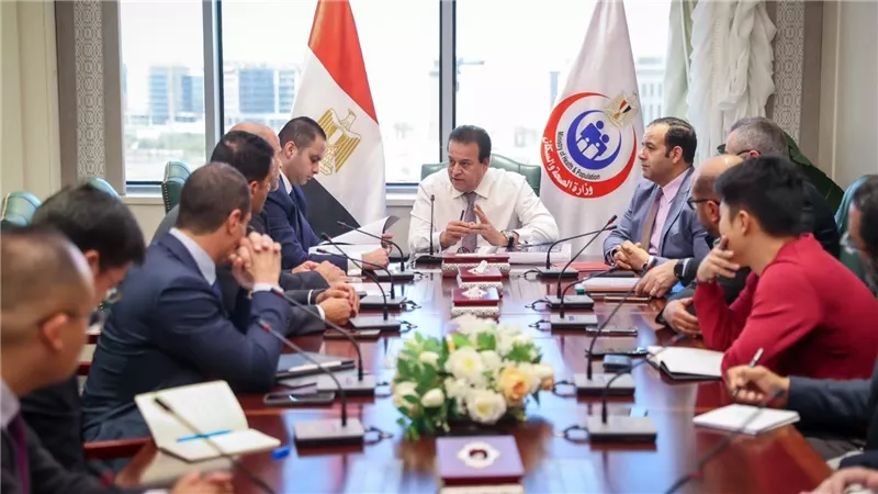 وزير الصحة يناقش مقترحات تنفيذ المنشآت الذكية ضمن مشروع 
