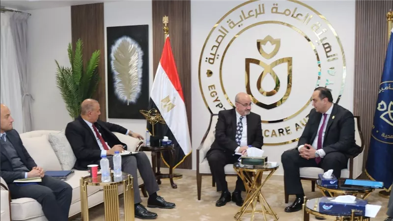 رئيس هيئة الرعاية الصحية يلتقي ممثل منظمة الصحة العالمية بمصر ويهنأه على توليه المنصب الجديد
