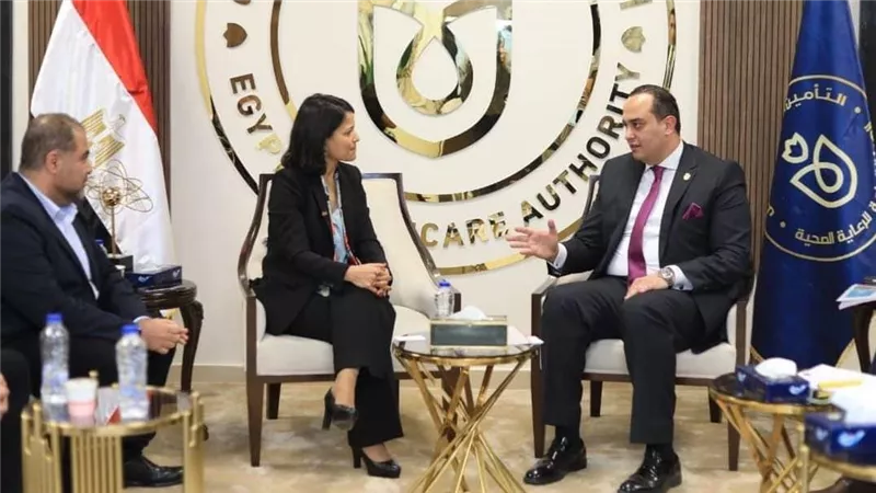 رئيس هيئة الرعاية الصحية يلتقي المدير الإقليمي لشركة جانسن العالمية