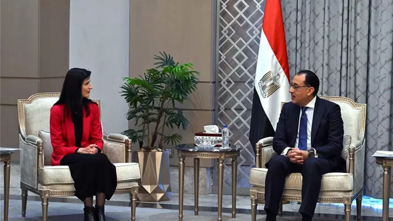 رئيس الوزراء يلتقي نائبة رئيس الوزراء وزيرة خارجية بلغاريا