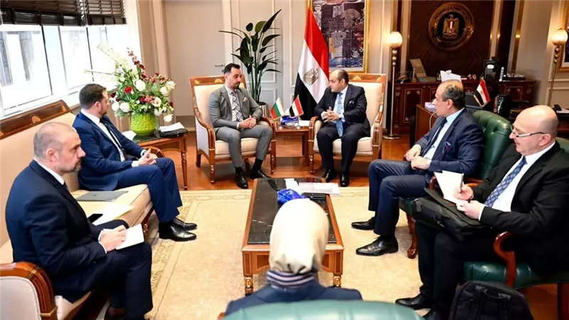 وزير التجارة يبحث مع نظيره البلغاري سبل تعزيز العلاقات الاقتصادية