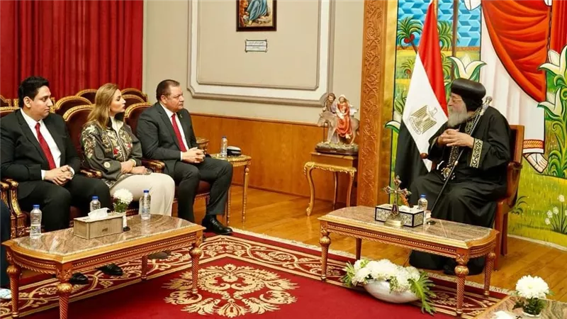رئيس هيئة الاعتماد والرقابة الصحية يلتقي قداسة البابا تواضروس الثاني
